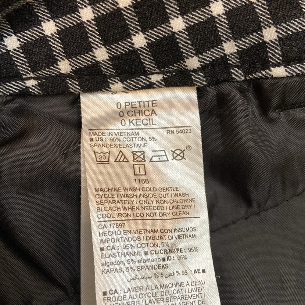 Excellent Condition Old Navy Pixie Pants - image 8